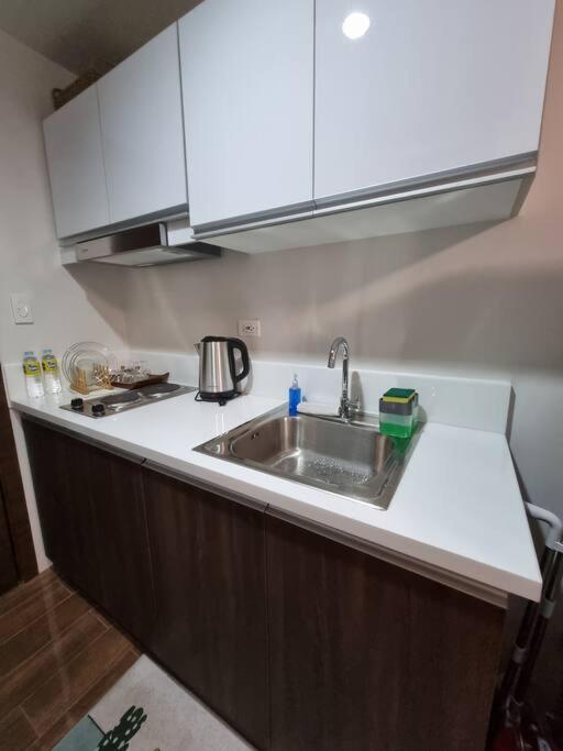 Great View 1 Bedroom Condo In Makati Near Trident Tower Manila Exterior photo